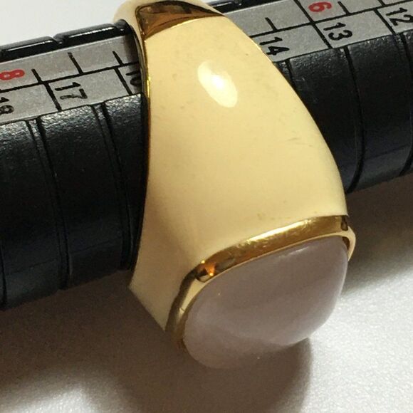 Vintage Rose Quartz Ring Gold Tone Cream Enamel Wide Band Size 7 - Picture 10 of 12